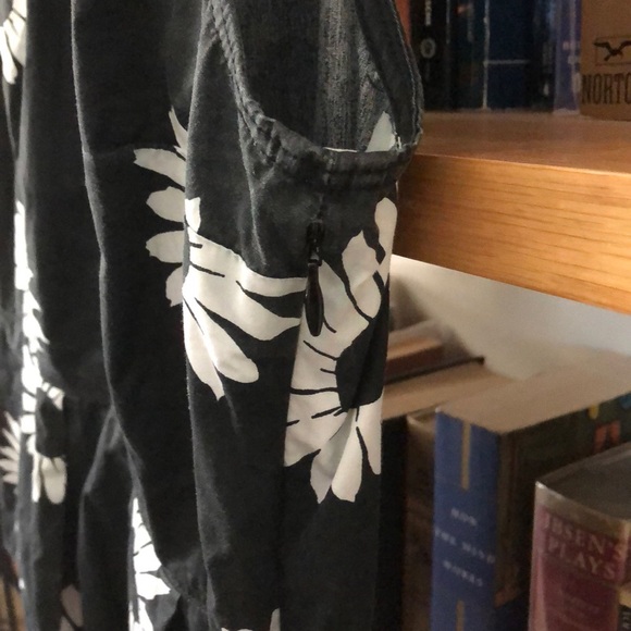 Sleeveless Peplum Top - Picture 3 of 3